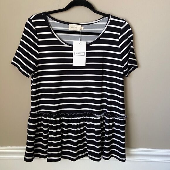 𝅺last One! NWT Black and White Stripe Babydoll Top - Picture 4 of 12
